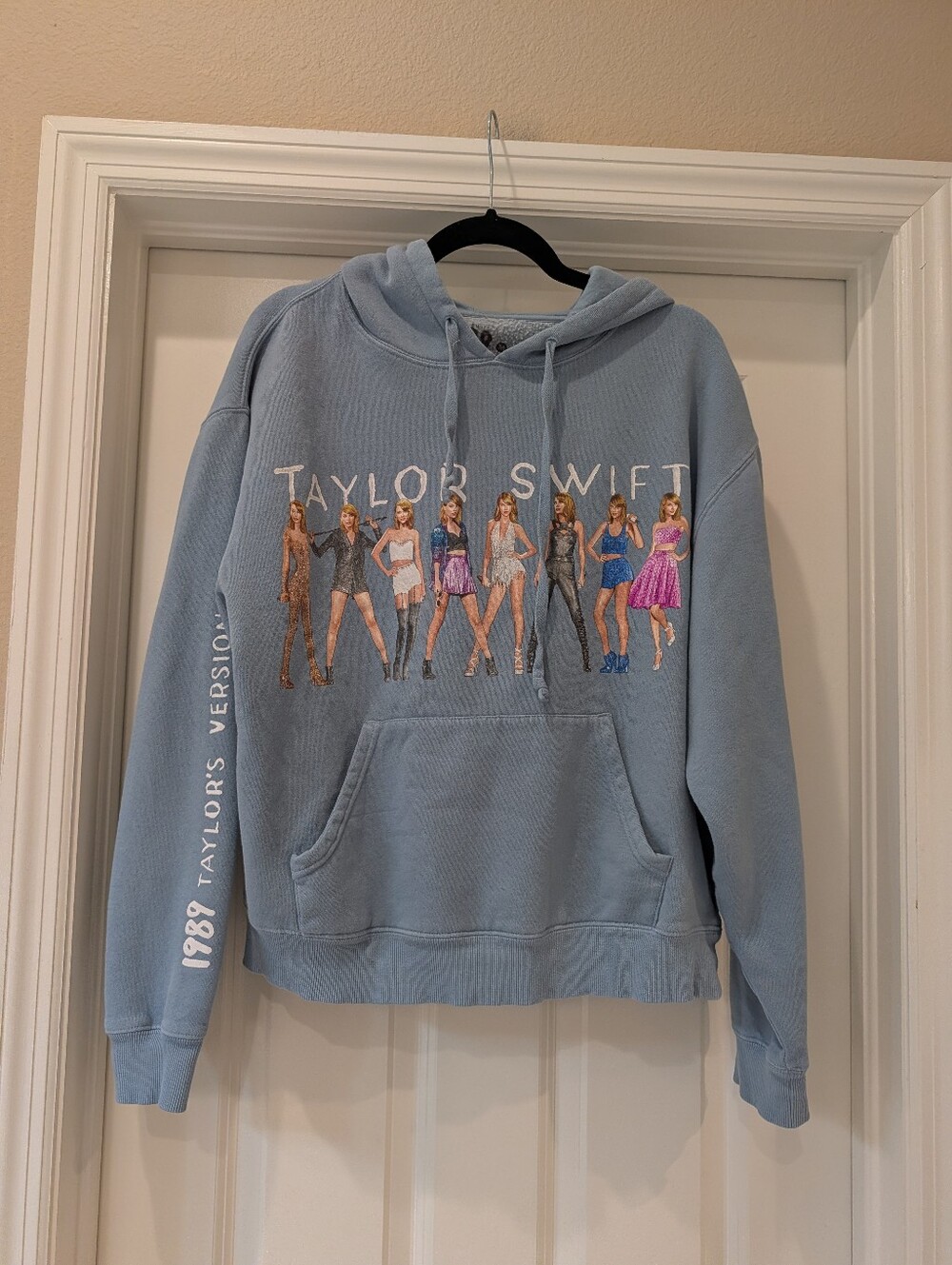 Taylor Swift Taylor's Version Hoodie Size Medium